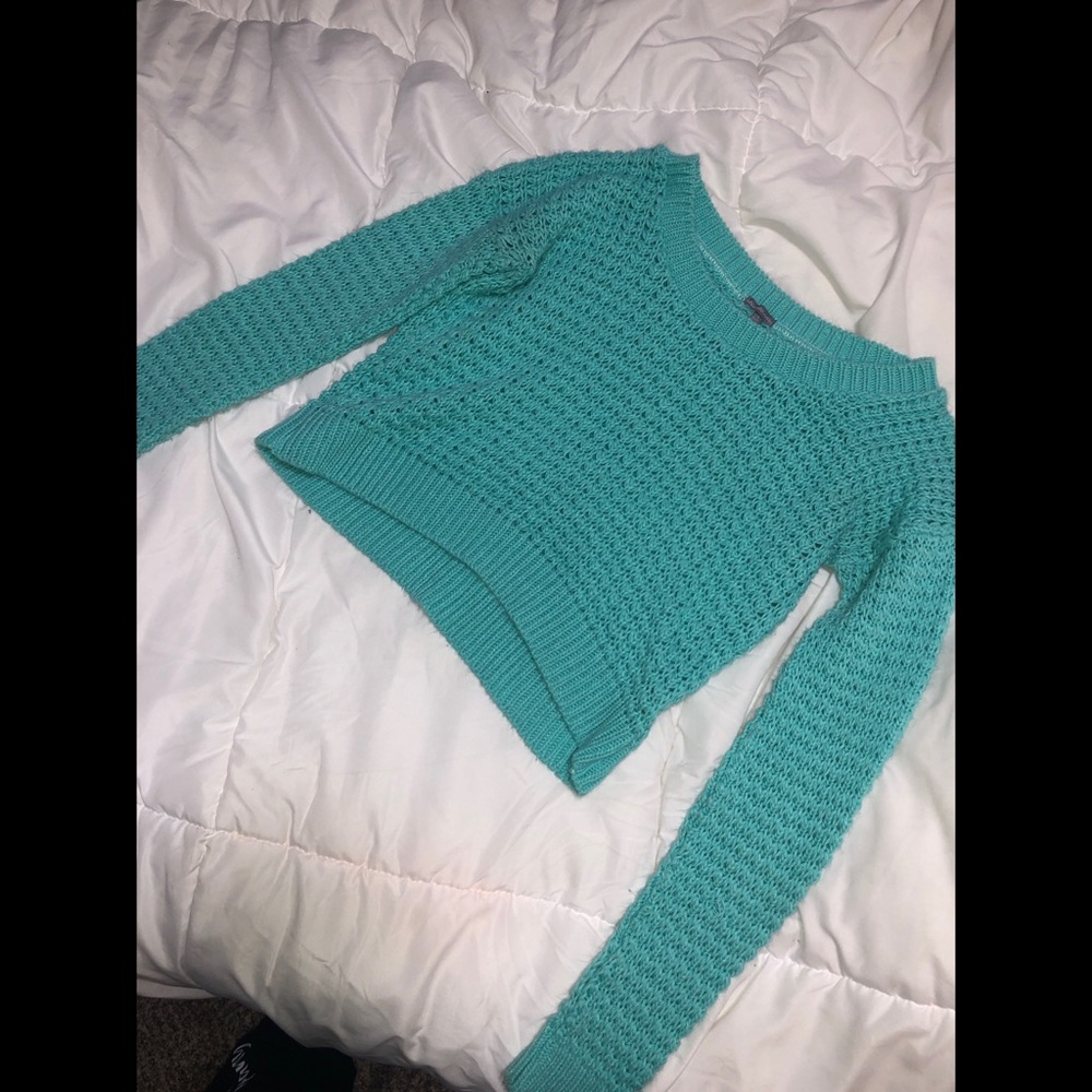 Long sleeve crop sweater